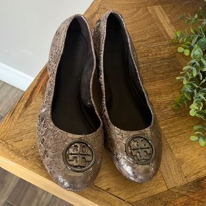 Tory Burch ballet flats Silver and gray size 8